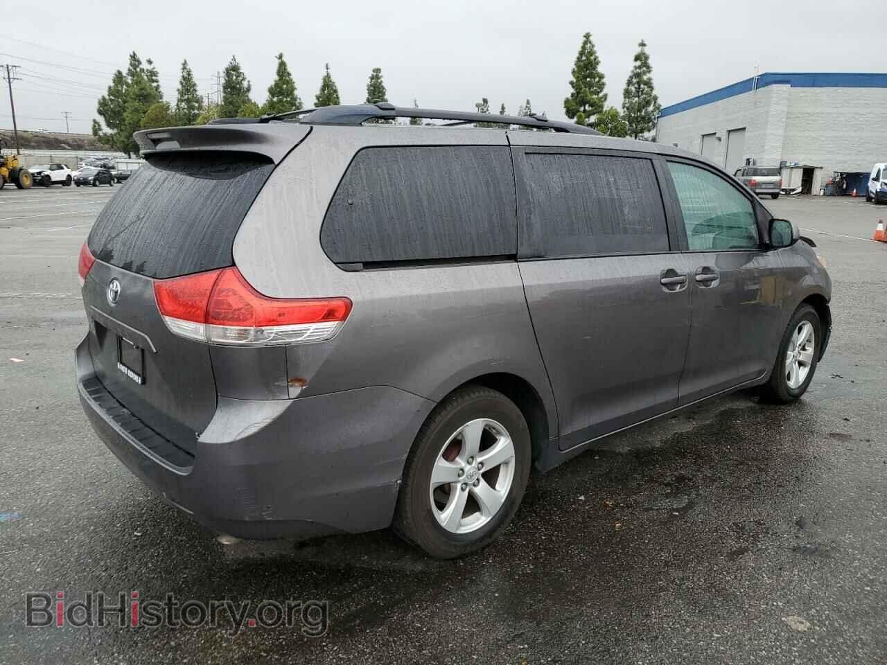 2013 TOYOTA SIENNA - VIN: 5TDKK3DC8DS326334 - Фото 3
