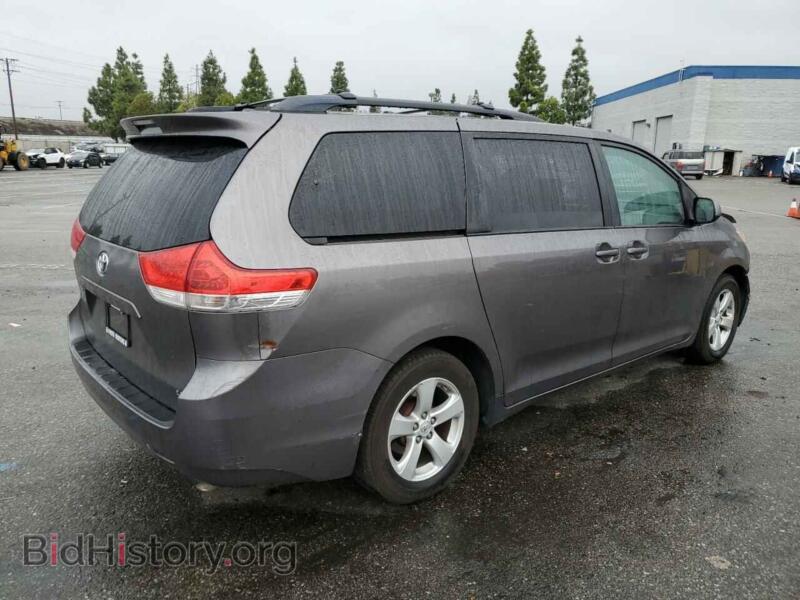 2013 Toyota SIENNA (VIN 5TDKK3DC8DS326334) — фото 3 из 14
