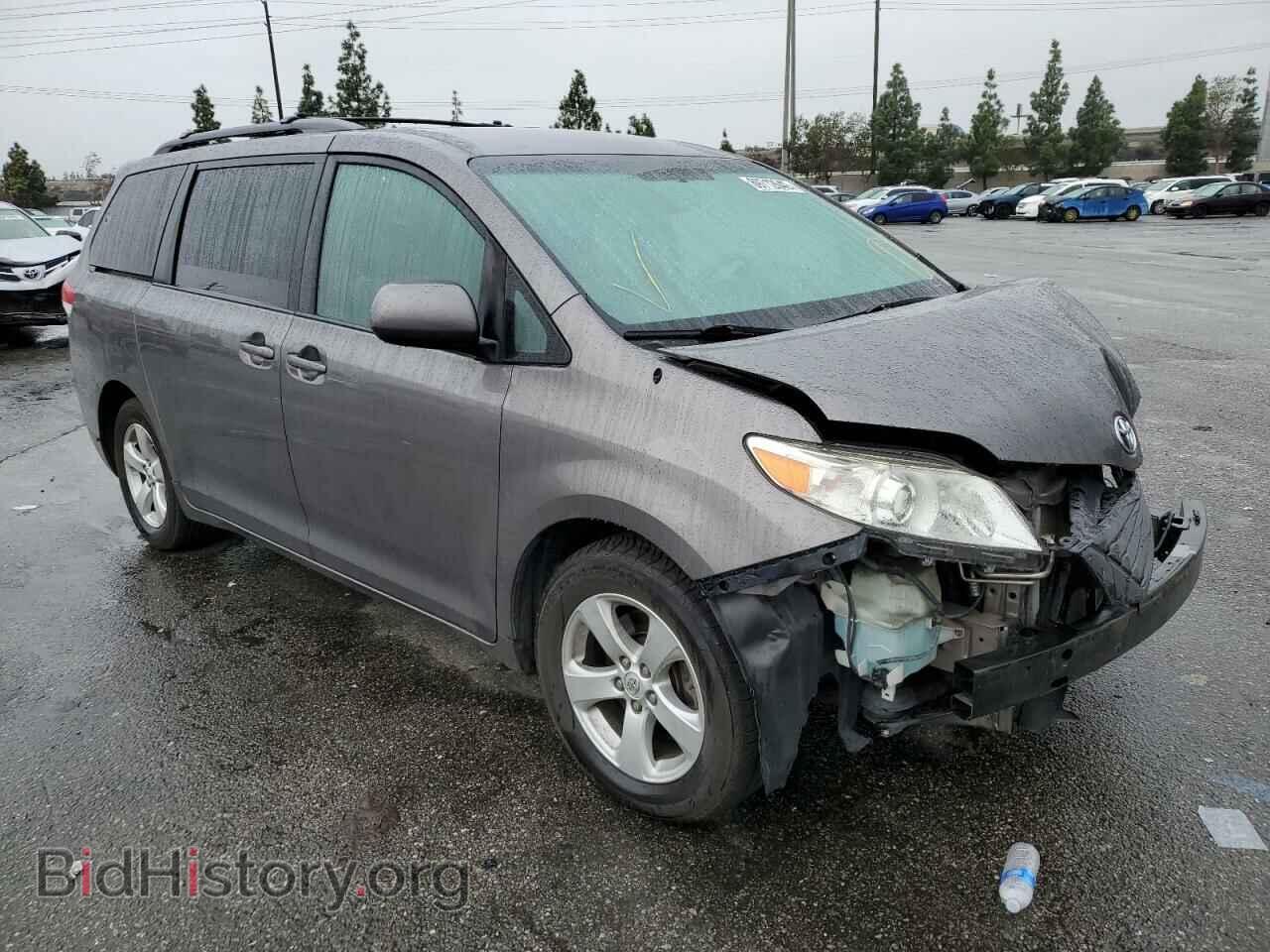 2013 TOYOTA SIENNA - VIN: 5TDKK3DC8DS326334 - Фото 4