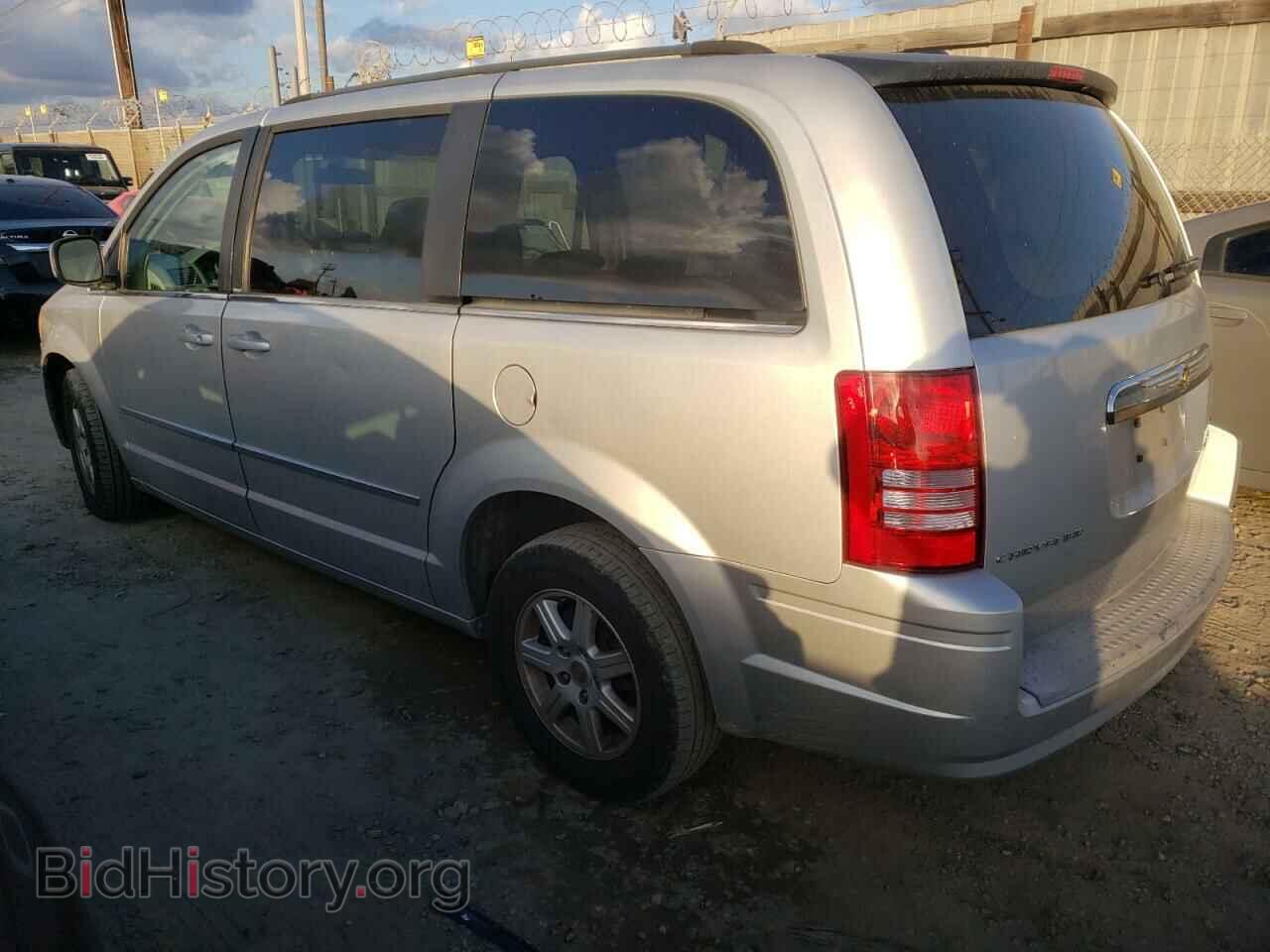 2010 CHRYSLER MINIVAN - VIN: 2A4RR5D11AR214607 - Фото 2