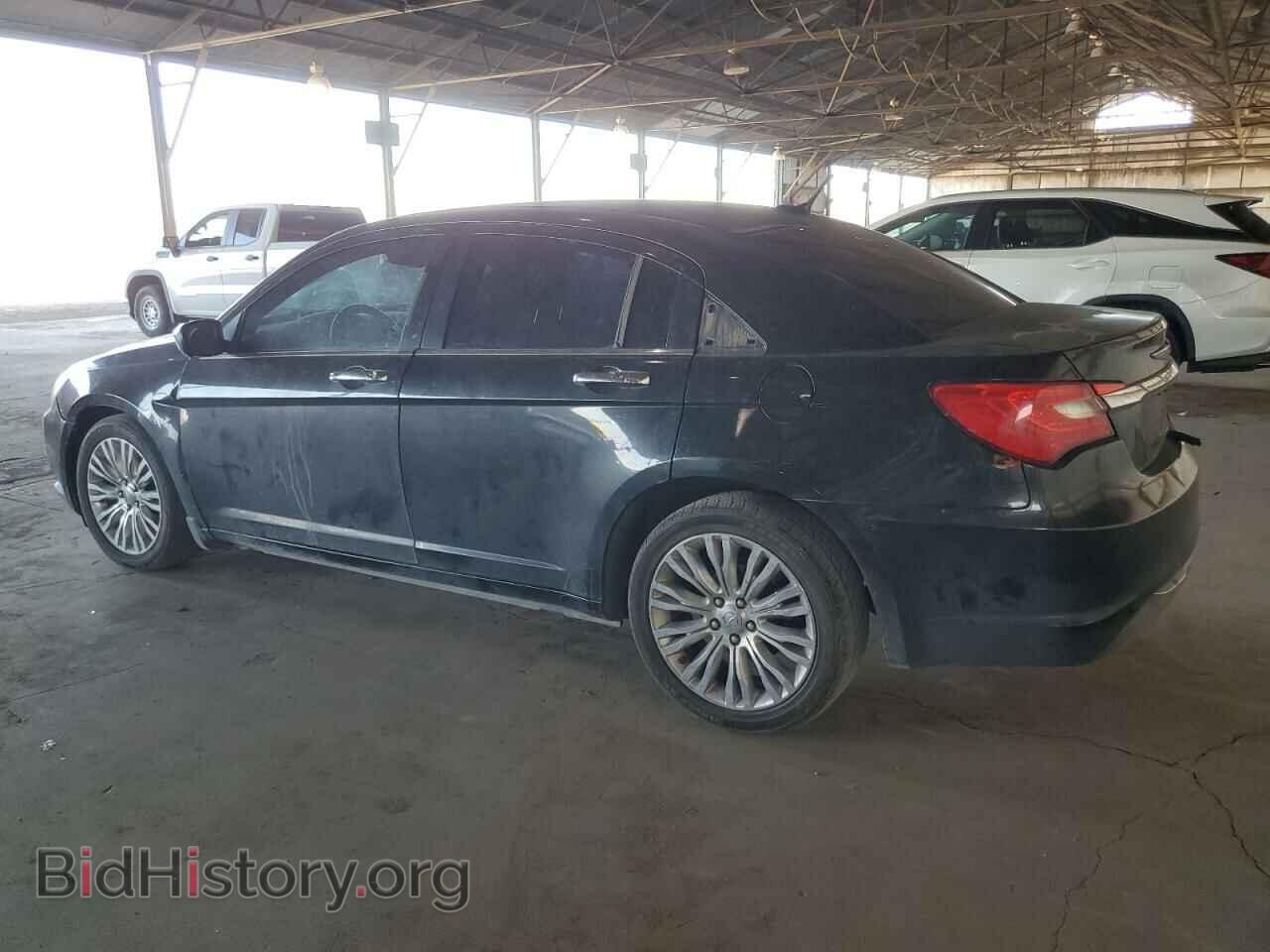 2011 CHRYSLER 200 - VIN: 1C3BC2FG1BN520430 - Фото 2
