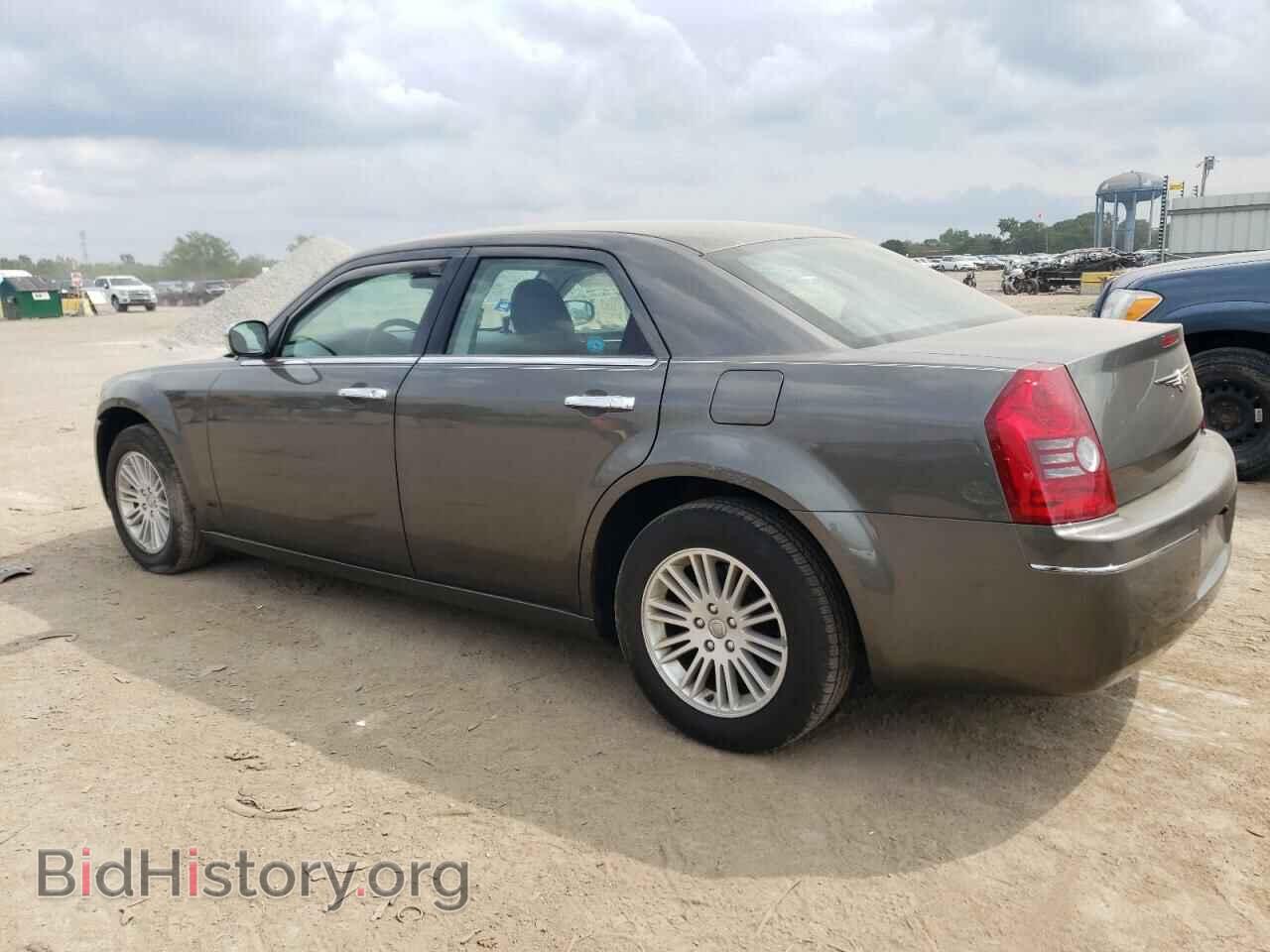 2010 CHRYSLER 300 - VIN: 2C3CA4CD3AH134065 - Фото 2