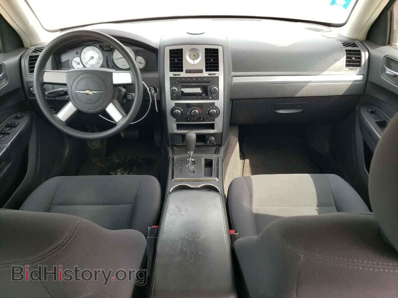 2010 CHRYSLER 300 - VIN: 2C3CA4CD3AH134065 - Фото 8