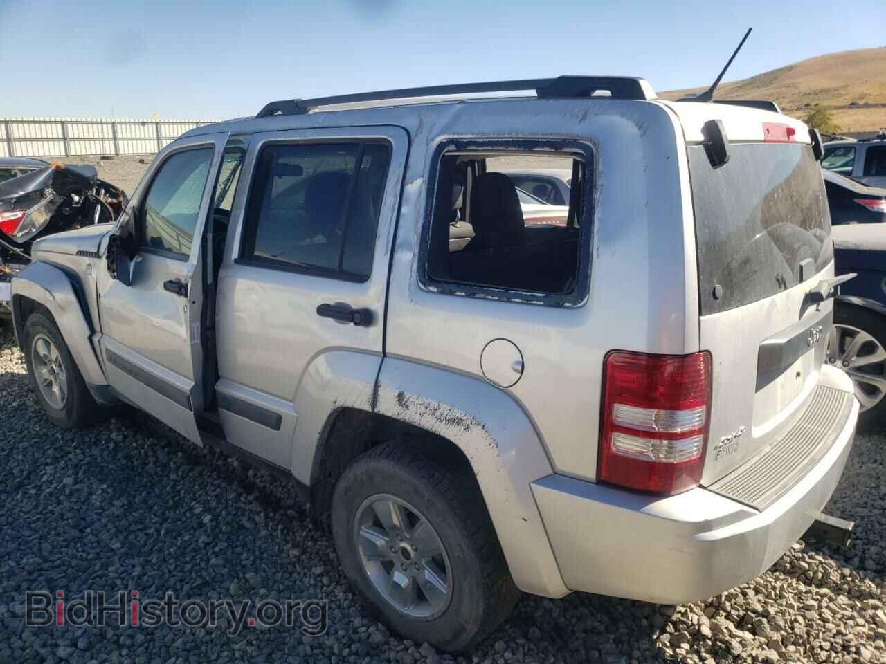 2011 JEEP LIBERTY - VIN: 1J4PN2GK6BW585986 - Фото 2