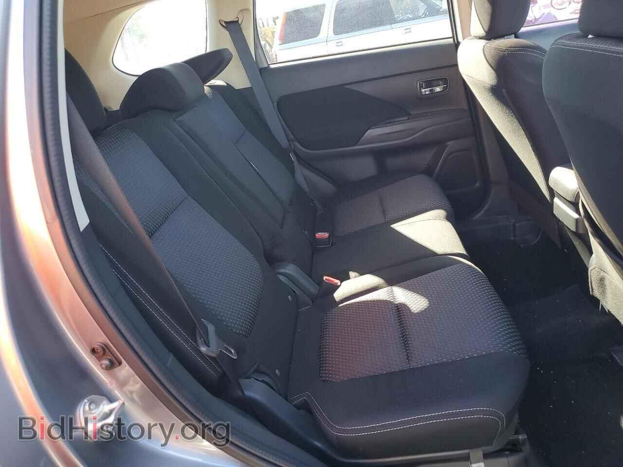 2016 MITSUBISHI OUTLANDER - VIN: JA4AD3A38GZ044668 - Photo 11
