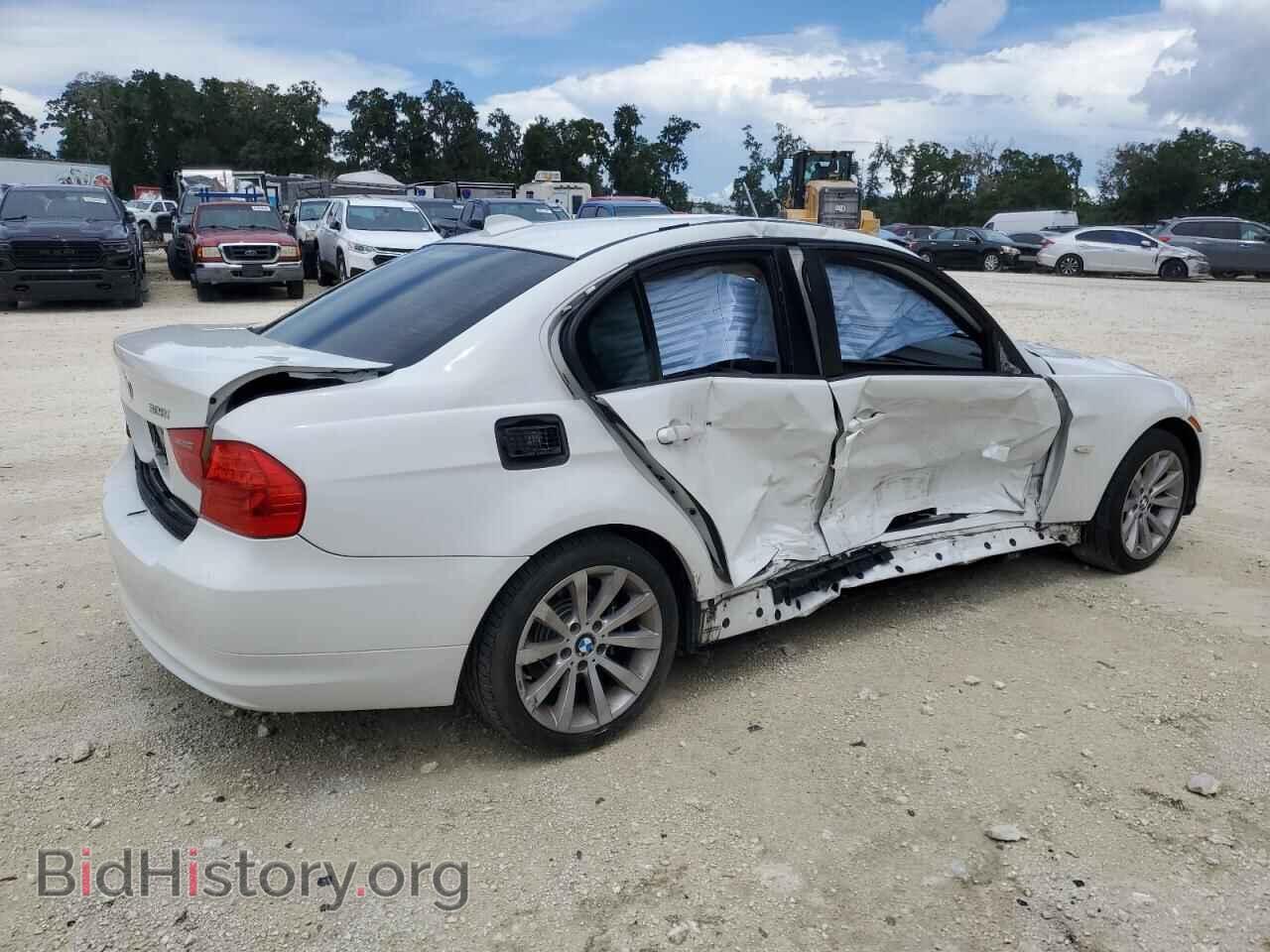 2011 BMW 3 SERIES - VIN: WBAPH7C50BE673851 - Фото 3