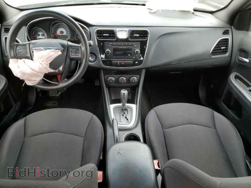 2013 Chrysler 200 (VIN 1C3CCBAB4DN686475) — фото 8 из 12