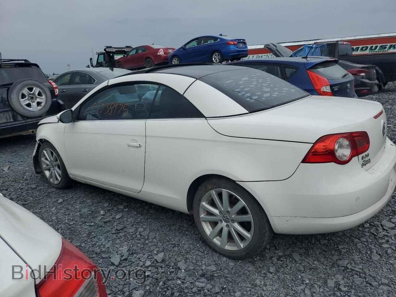 2011 VOLKSWAGEN EOS - VIN: WVWBD7AH9BV005228 - Фото 2