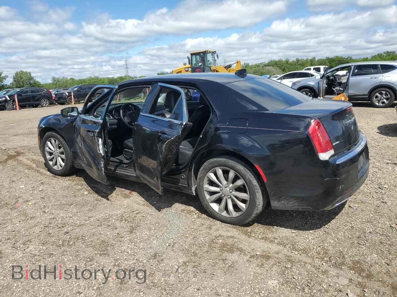 2016 CHRYSLER 300 - VIN: 2C3CCARG0GH220677 - Фото 2