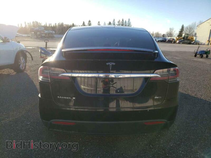 2017 Tesla MODEL X (VIN 5YJXCDE2XHF075857) — фото 6 из 14