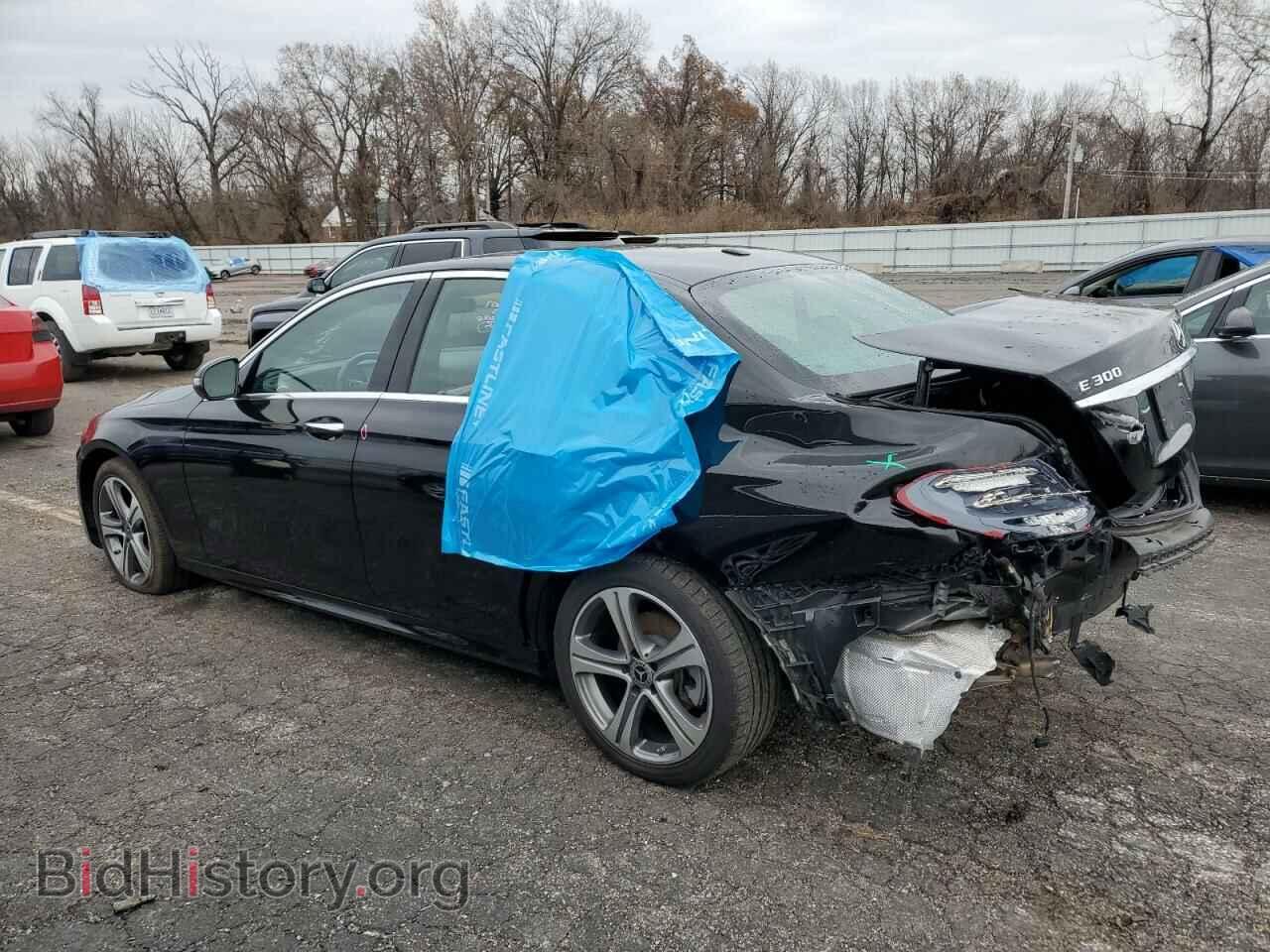 2018 MERCEDES-BENZ E-CLASS - VIN: WDDZF4KB2JA372775 - Фото 2