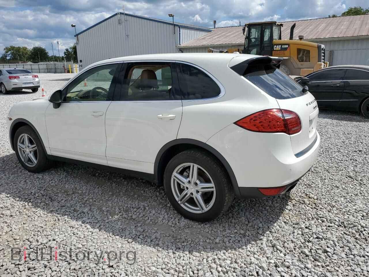2011 PORSCHE CAYENNE - VIN: WP1AB2A25BLA42531 - Photo 2