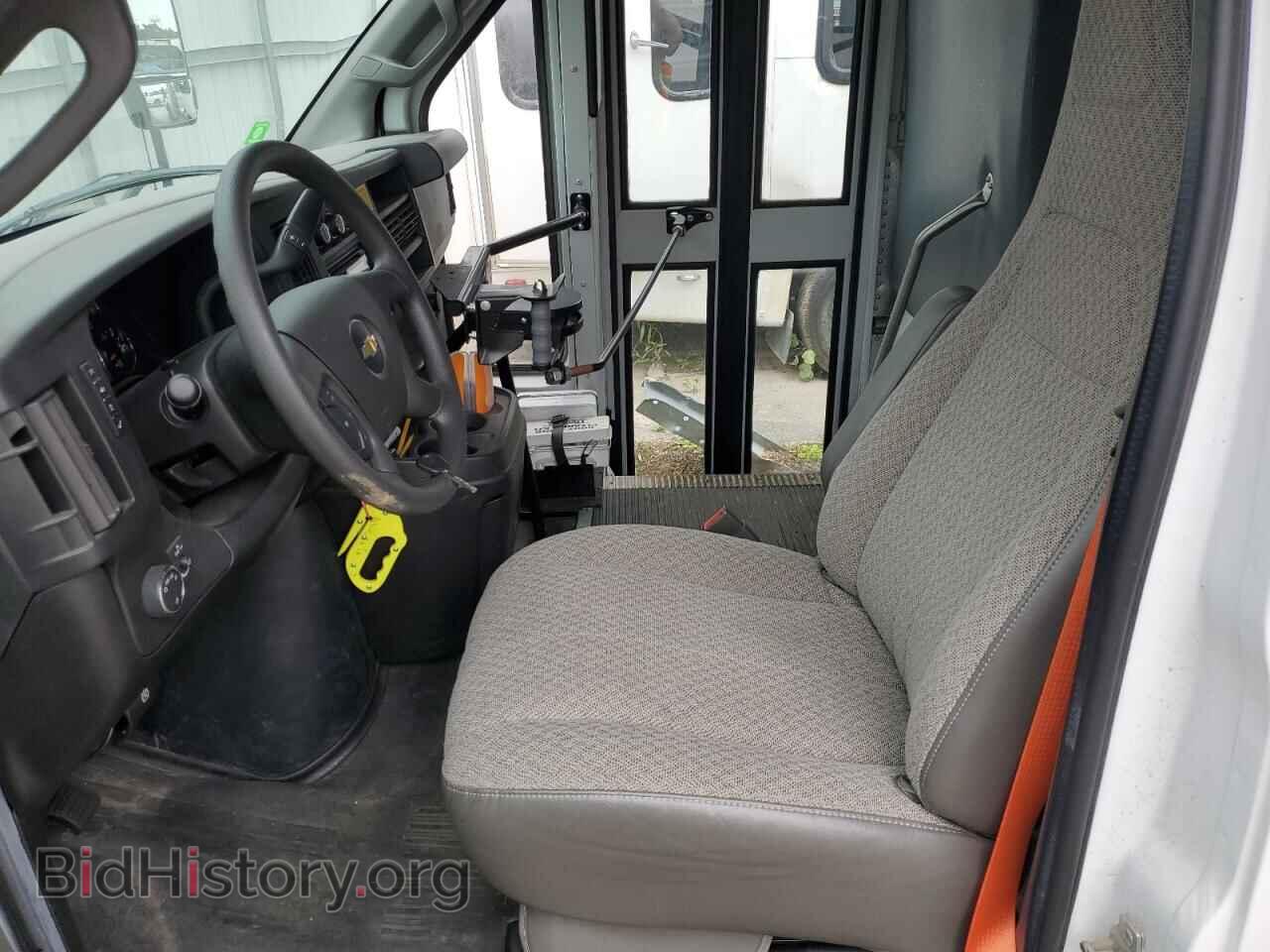2017 CHEVROLET EXPRESS - VIN: 1GB3GSBG2H1244466 - Фото 5