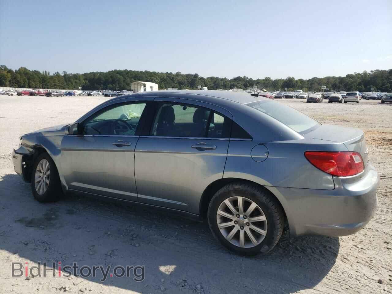 2010 CHRYSLER SEBRING - VIN: 1C3CC5FB9AN230980 - Фото 2