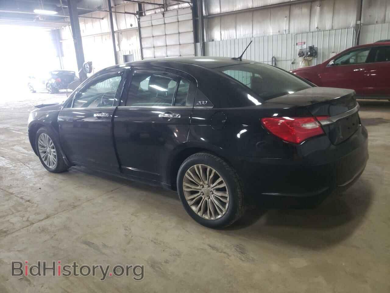 2013 CHRYSLER 200 - VIN: 1C3CCBCG8DN577901 - Photo 2