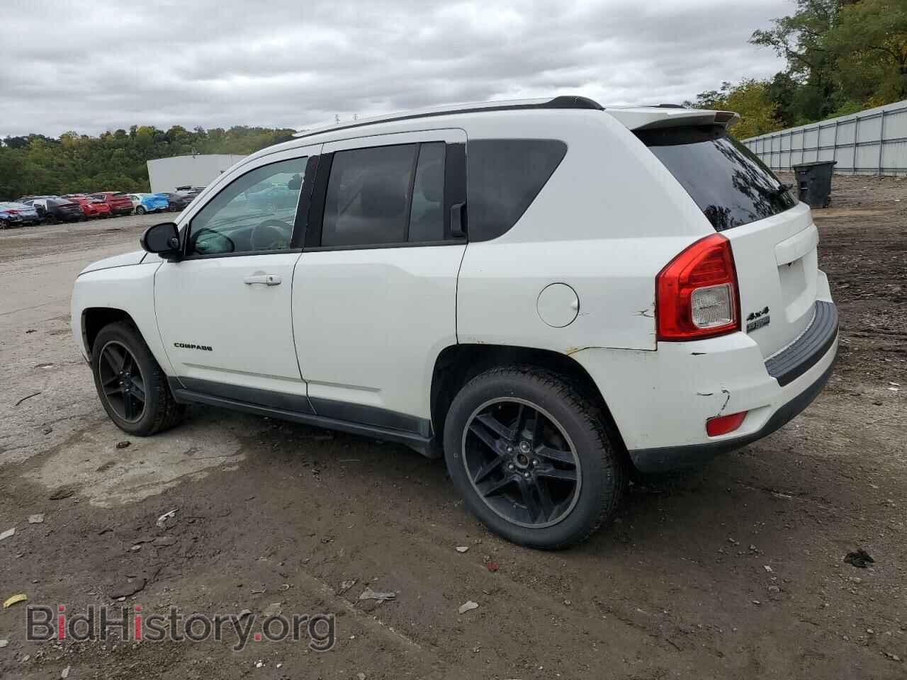 2011 JEEP COMPASS - VIN: 1J4NF1FB5BD280748 - Photo 2