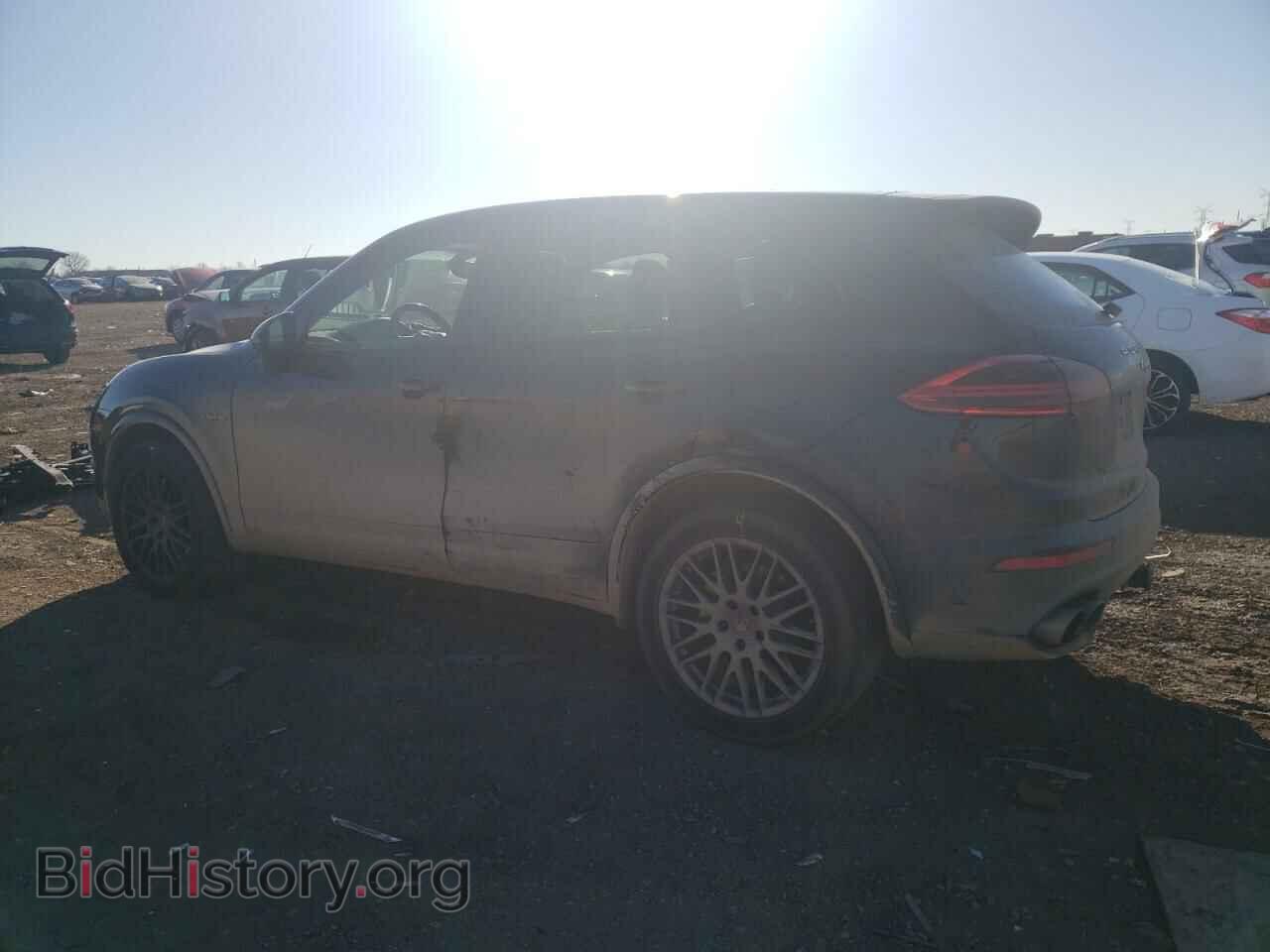 2017 PORSCHE CAYENNE - VIN: WP1AE2A28HLA72011 - Фото 2
