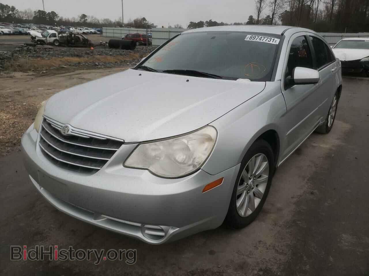2010 CHRYSLER SEBRING - VIN: 1C3CC5FDXAN192144 - Фото 2