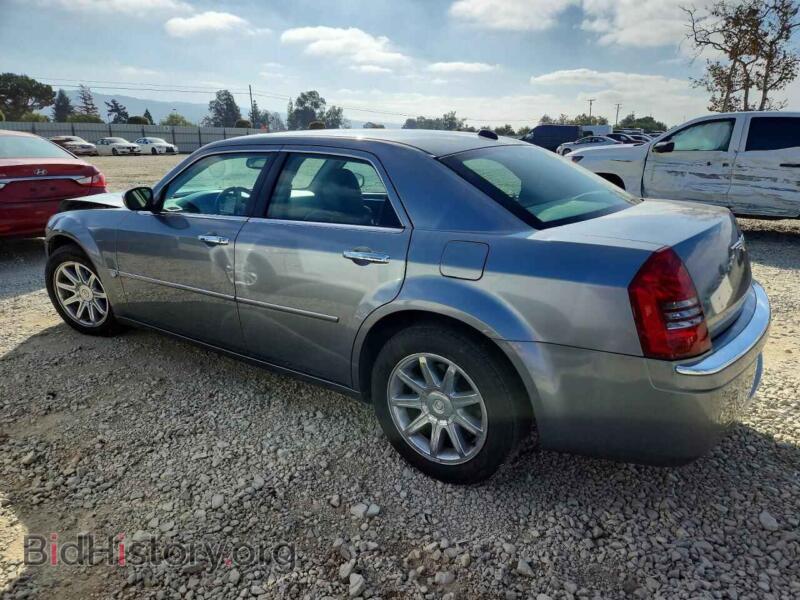 2006 Chrysler 300 (VIN 2C3LA63H06H219497) — photo 2 of 12
