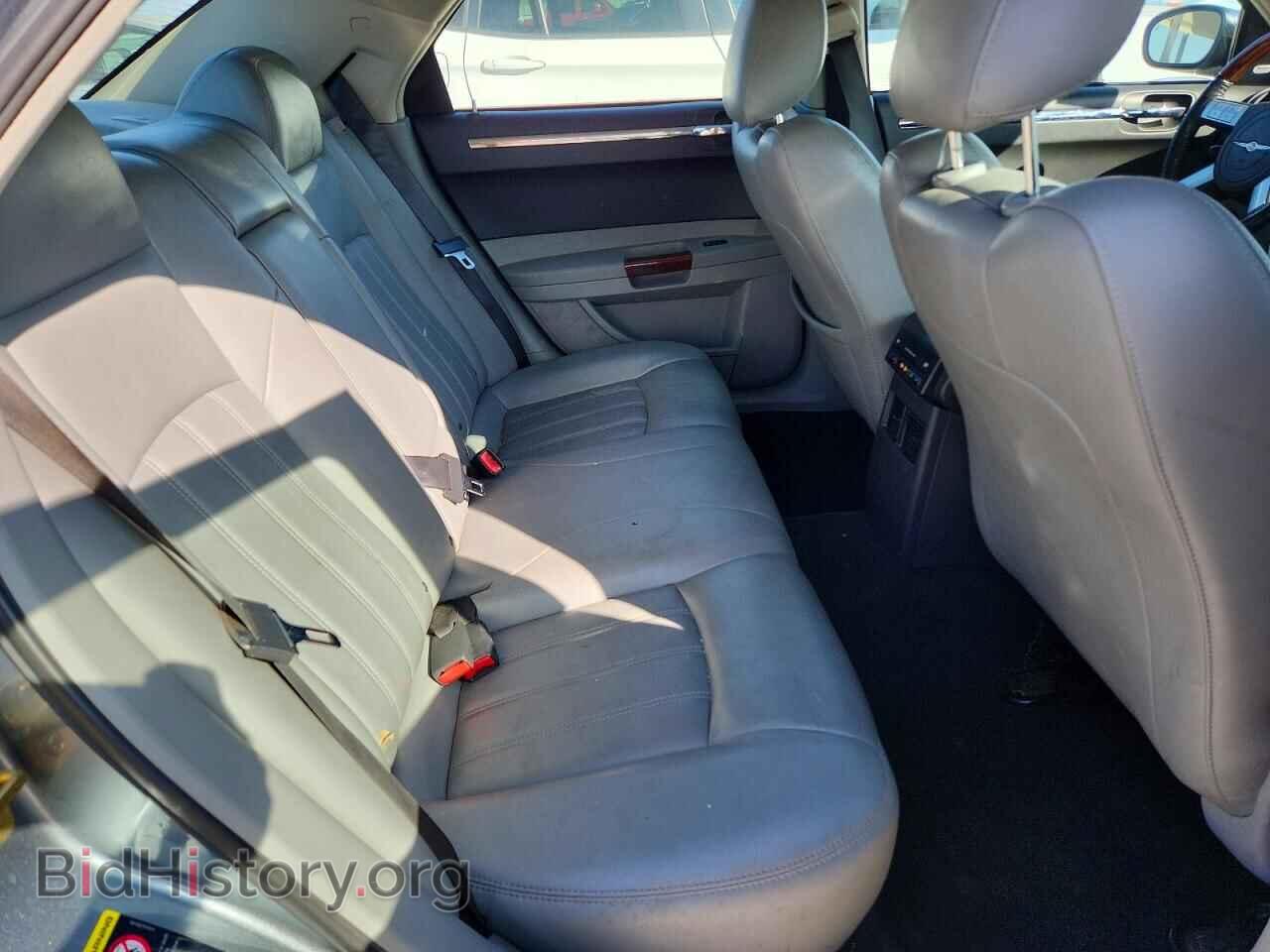 2006 Chrysler 300 (VIN 2C3LA63H06H219497) — photo 10 of 12