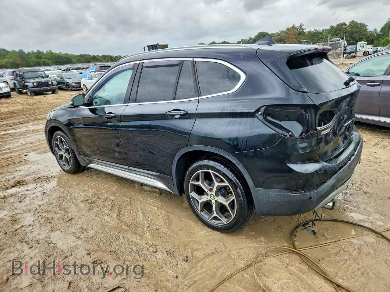 2017 BMW X1 - VIN: WBXHT3C39H5F72156 - Фото 2