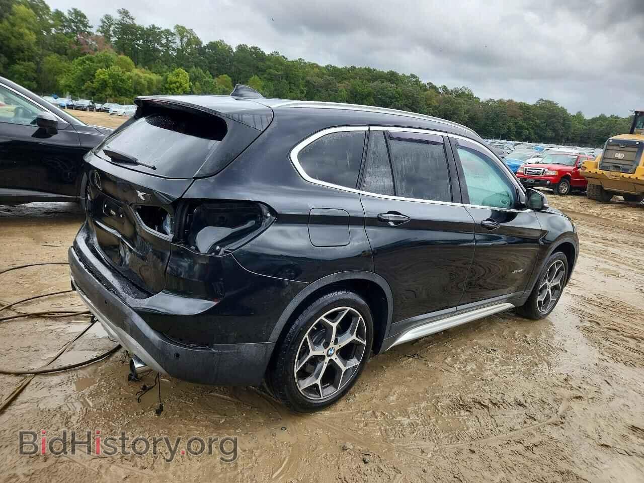 2017 BMW X1 - VIN: WBXHT3C39H5F72156 - Фото 3