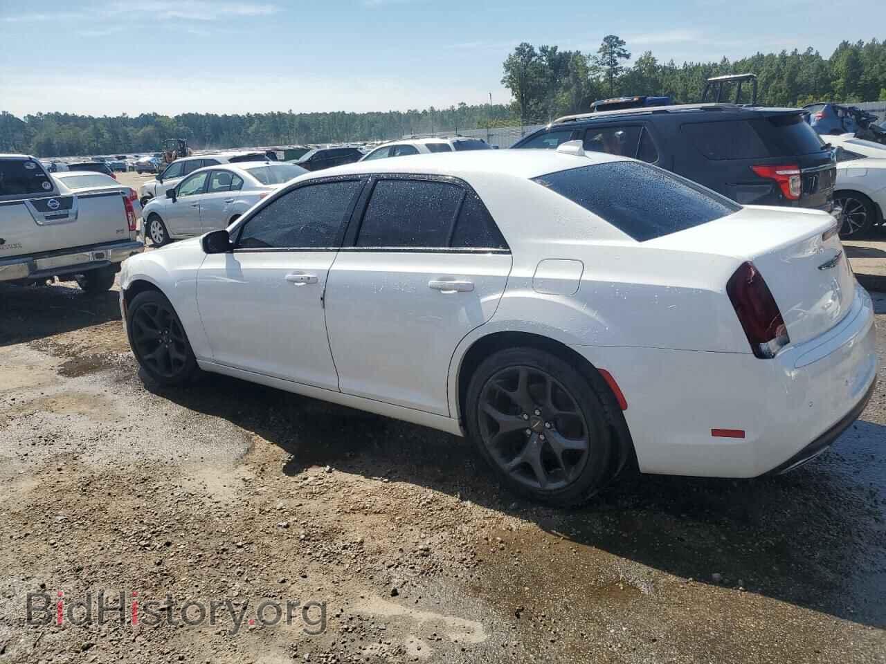 2021 CHRYSLER 300 - VIN: 2C3CCABG9MH529280 - Фото 2