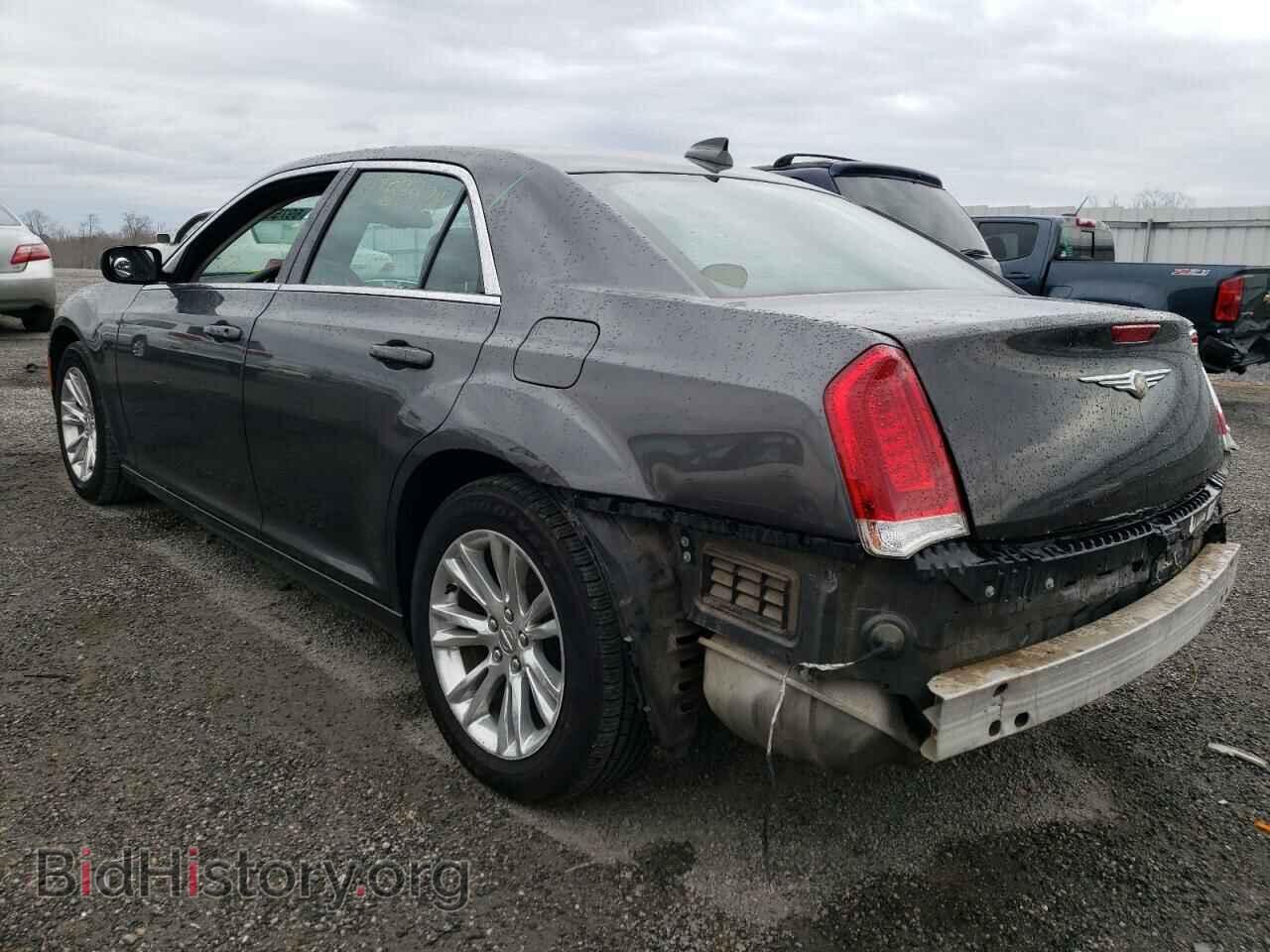 2017 CHRYSLER 300 - VIN: 2C3CCAAG6HH570408 - Фото 3