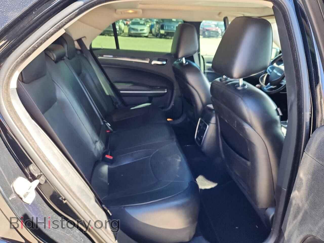 2019 CHRYSLER 300 - VIN: 2C3CCAKG0KH560320 - Photo 10