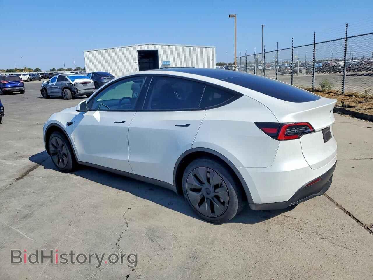 2025 TESLA MODEL Y - VIN: 7SAYGDEE9SF217032 - Photo 2
