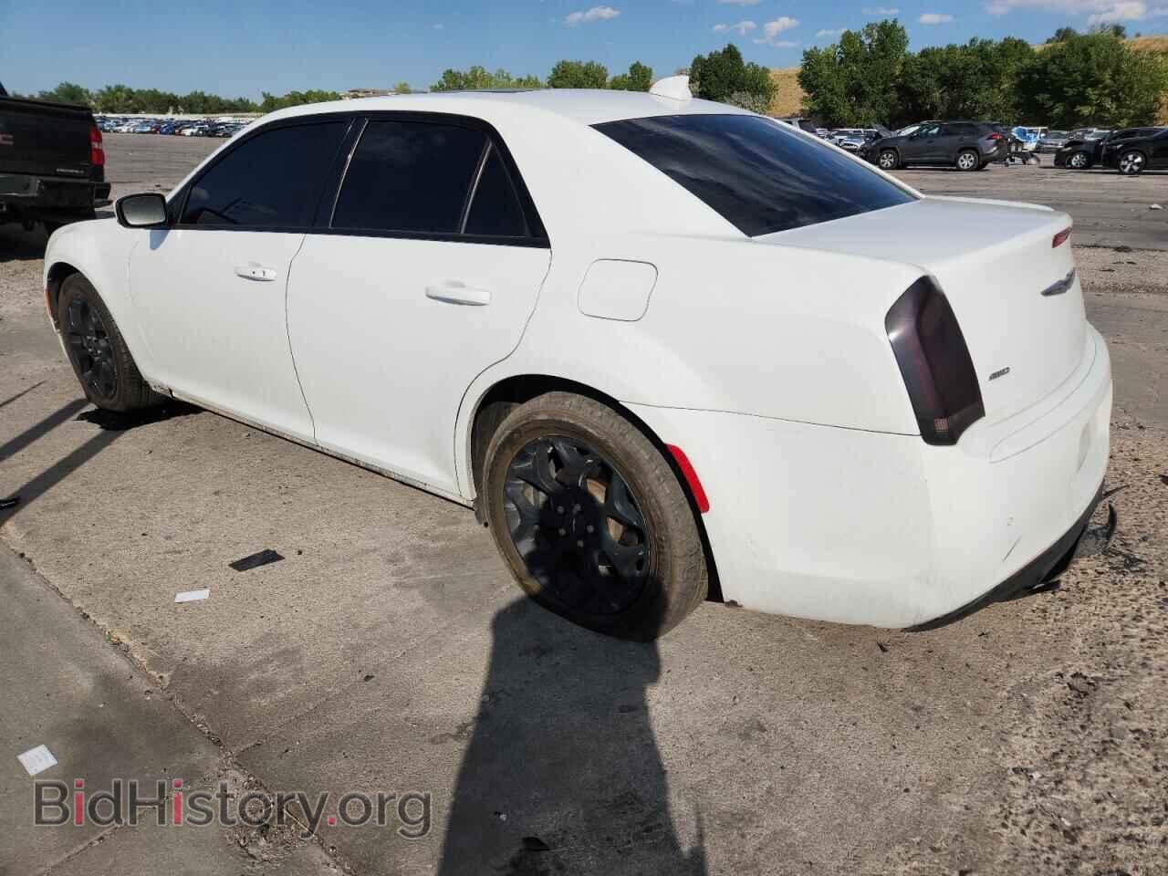2016 CHRYSLER 300 - VIN: 2C3CCAGG7GH270284 - Photo 2