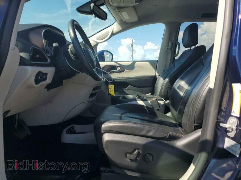 2017 Chrysler PACIFICA (VIN 2C4RC1BG9HR745510) — photo 7 of 13