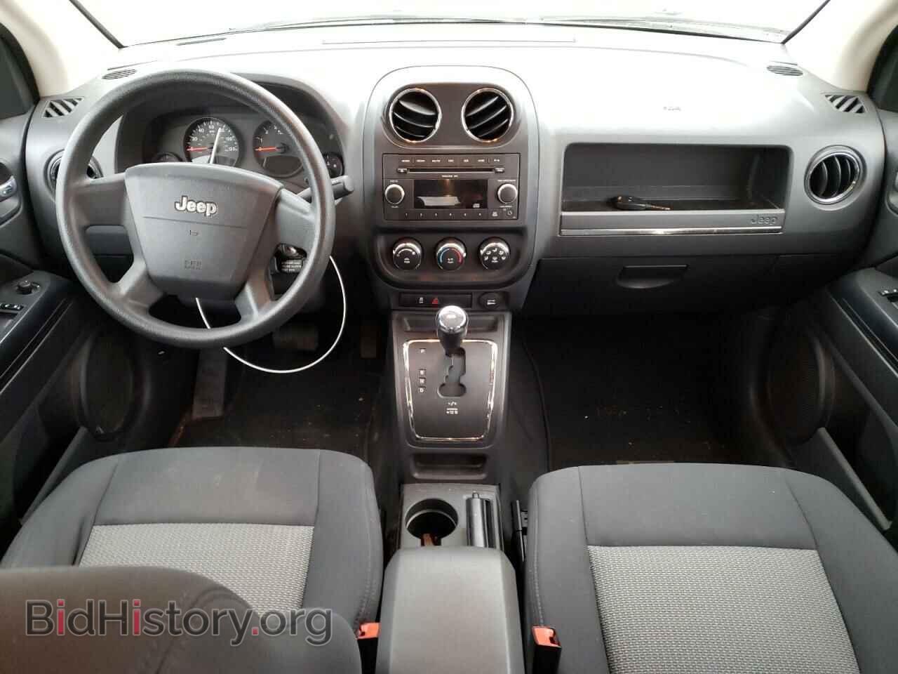 2010 JEEP COMPASS - VIN: 1J4NF4FB2AD506017 - Photo 8