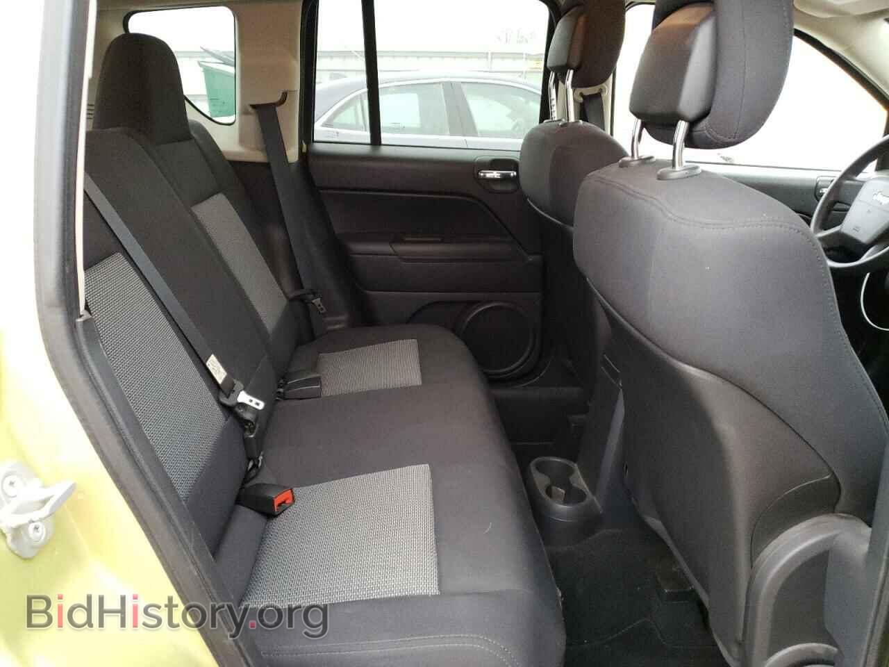 2010 JEEP COMPASS - VIN: 1J4NF4FB2AD506017 - Photo 10