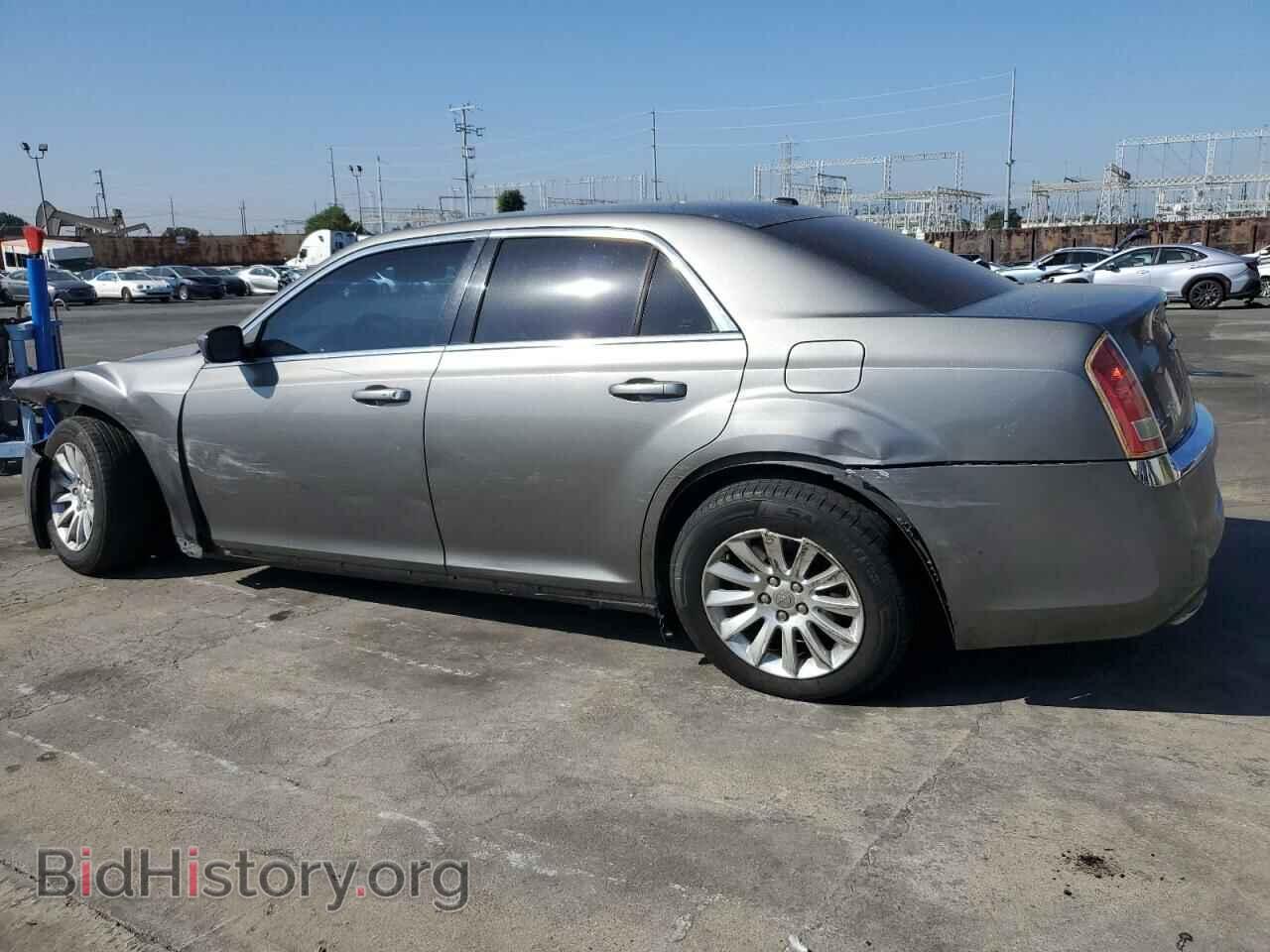 2011 CHRYSLER 300 - VIN: 2C3CA4CG3BH556946 - Фото 2