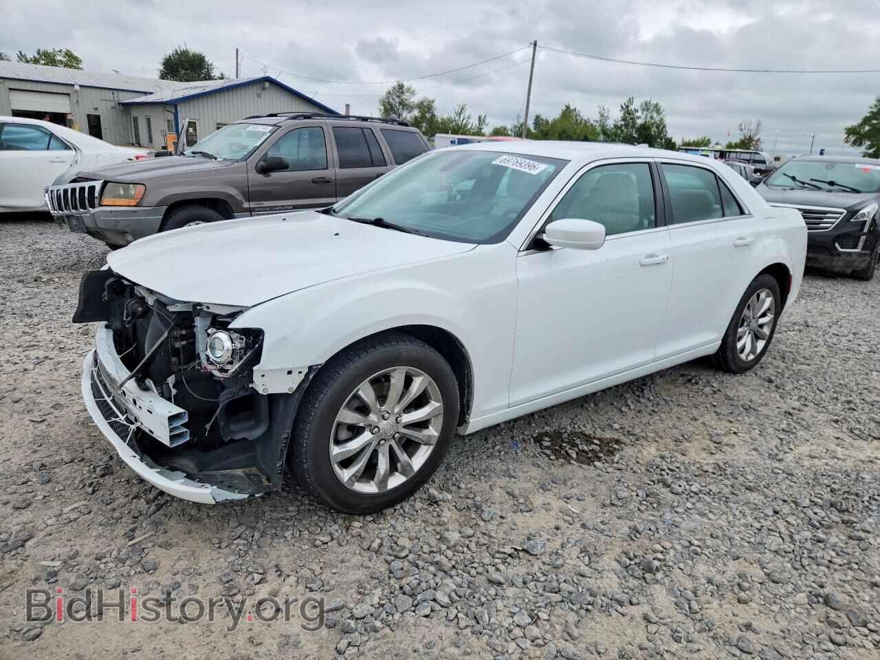 Фотография 2C3CCARG2HH516804 - CHRYSLER 300 2017