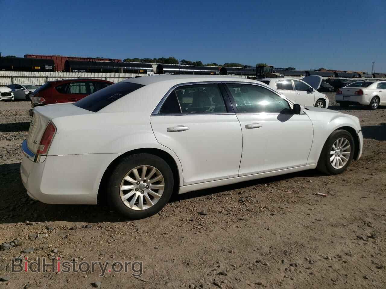 2013 CHRYSLER 300 - VIN: 2C3CCAAG0DH530092 - Фото 3