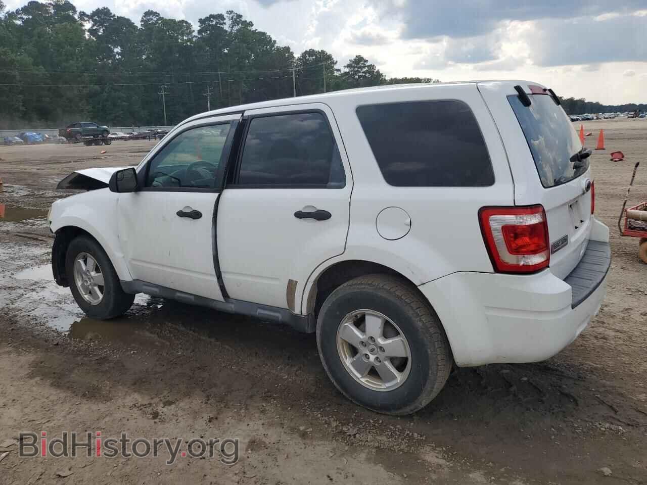 2011 FORD ESCAPE - VIN: 1FMCU0C73BKB79583 - Фото 2