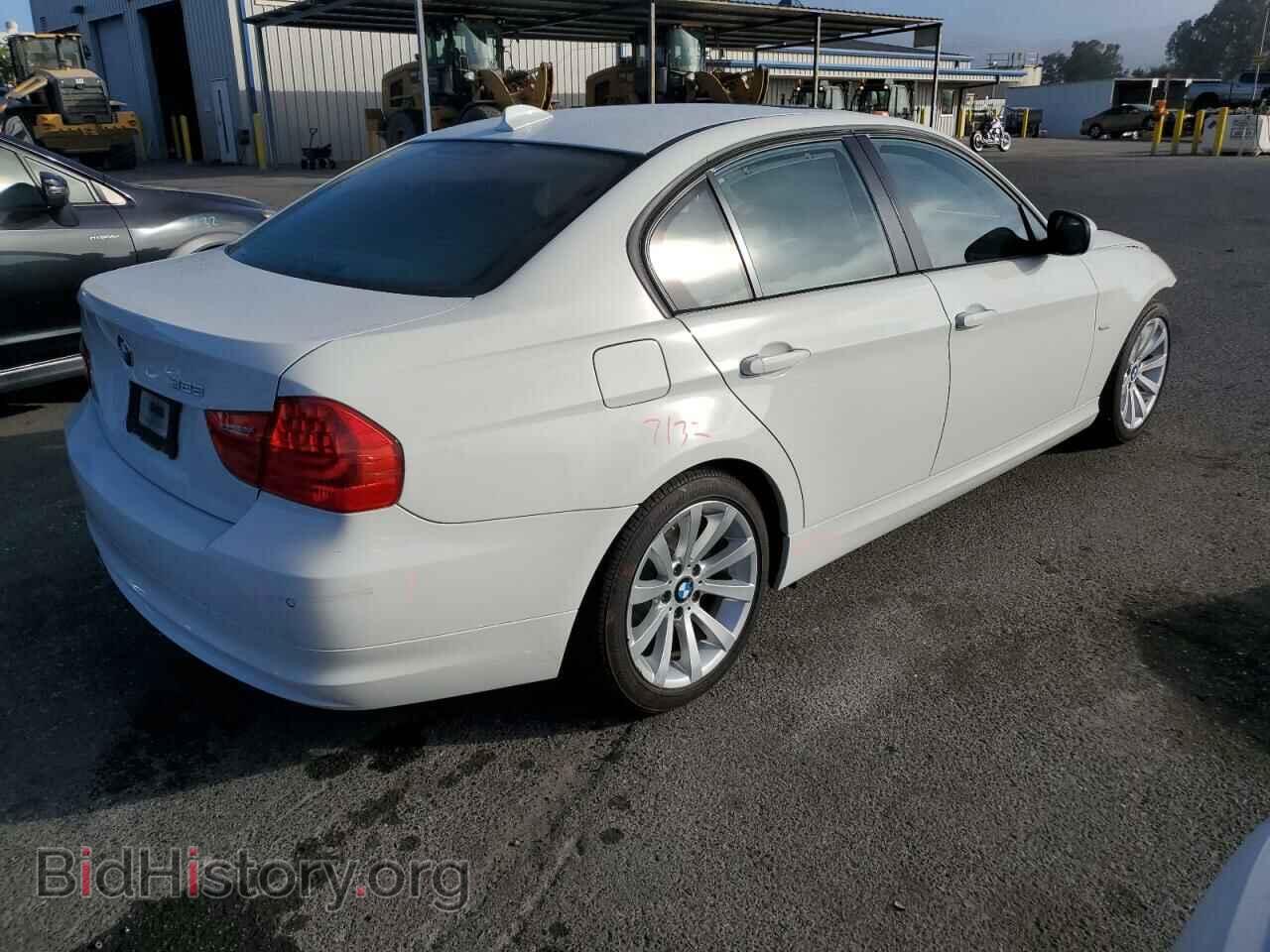 2011 BMW 3 SERIES - VIN: WBAPH7C59BE680300 - Фото 3