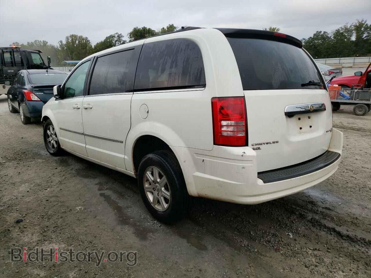 2010 CHRYSLER MINIVAN - VIN: 2A4RR8DX9AR352028 - Photo 2