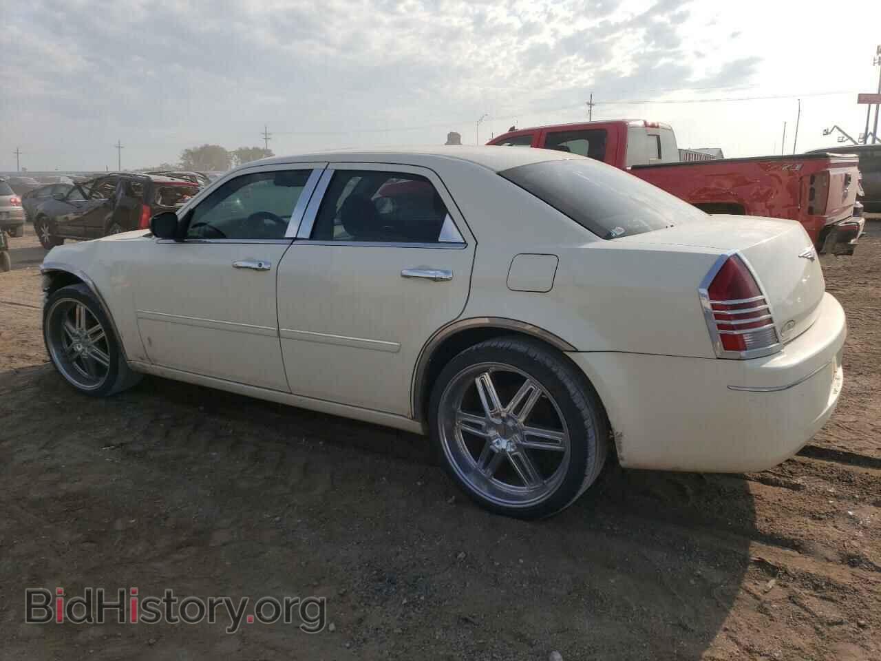 2007 CHRYSLER 300 - VIN: 2C3KA53G77H812661 - Фото 2