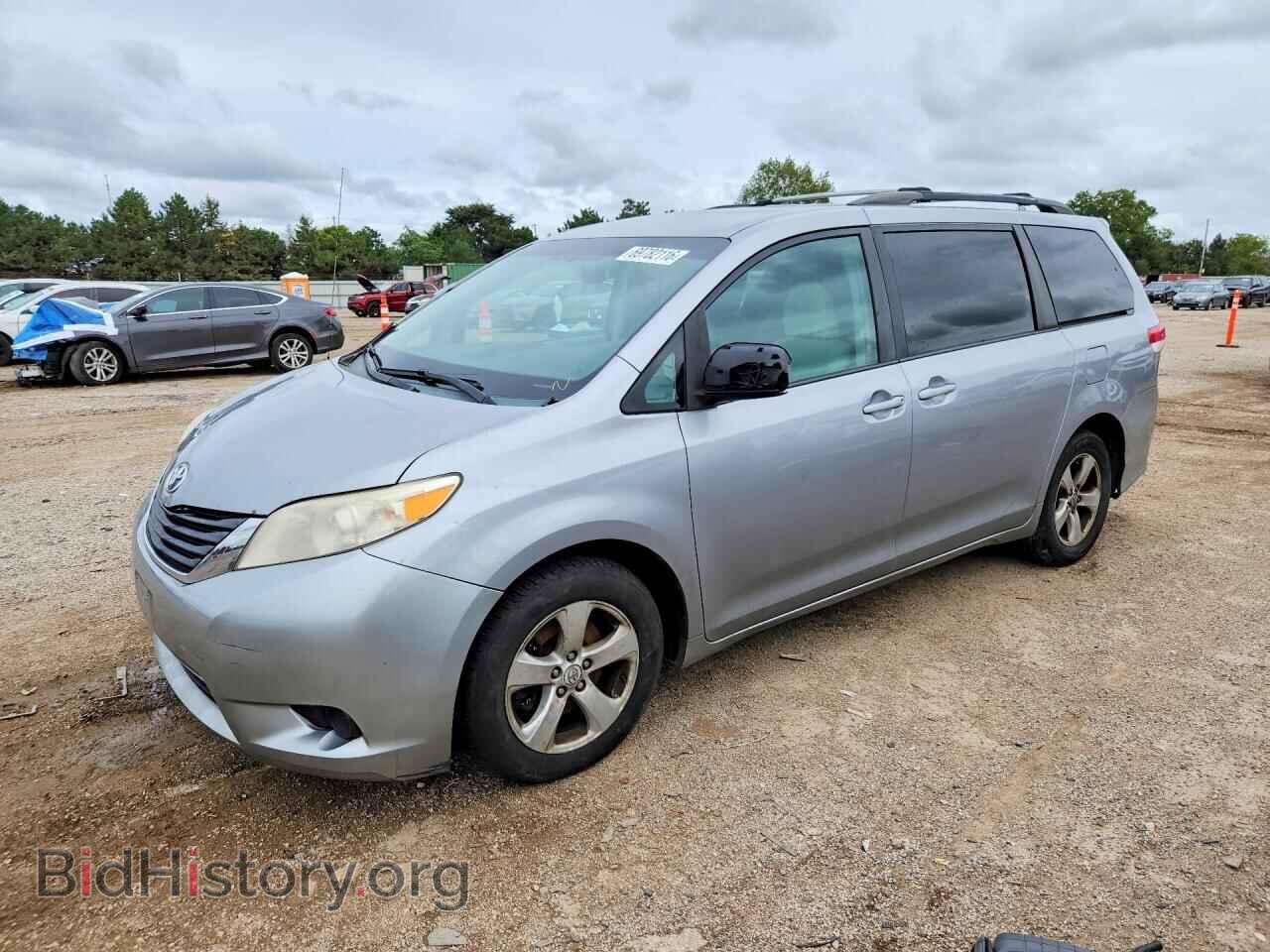 Photo 5TDKK3DC8CS202353 - TOYOTA SIENNA 2012