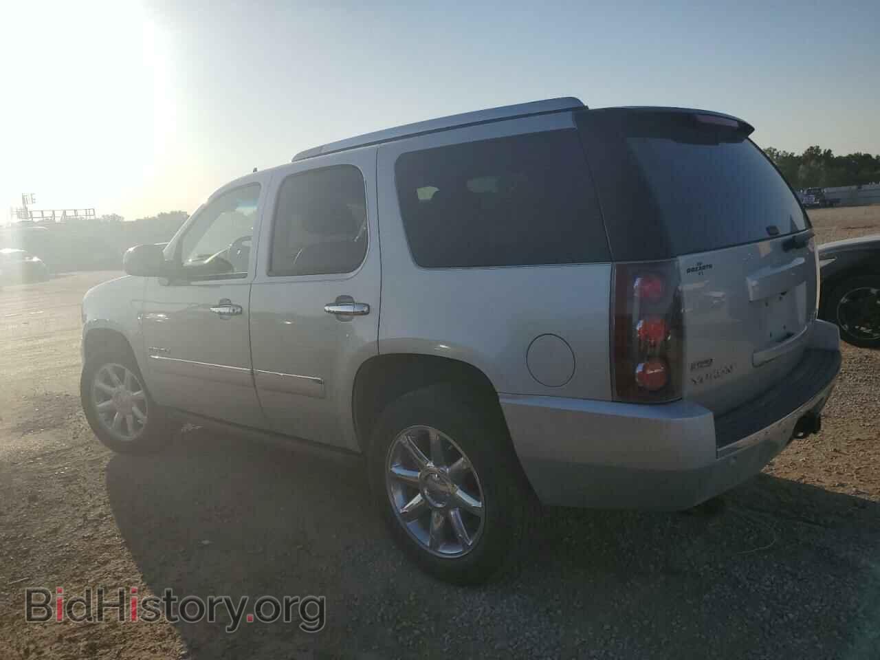 2010 GMC YUKON - VIN: 1GKUKEEF1AR272810 - Фото 2