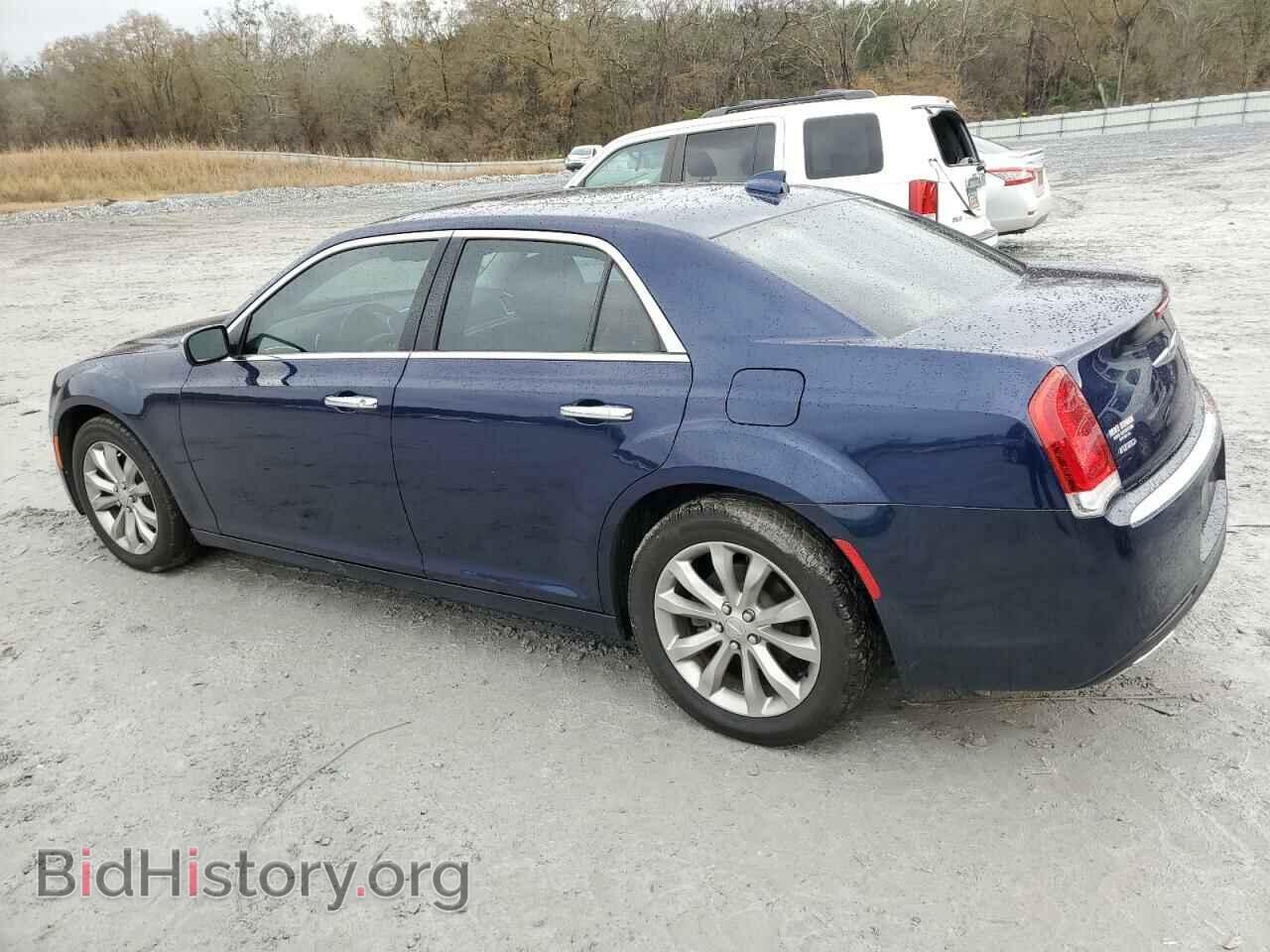 2017 CHRYSLER 300 - VIN: 2C3CCAKG5HH565568 - Фото 2