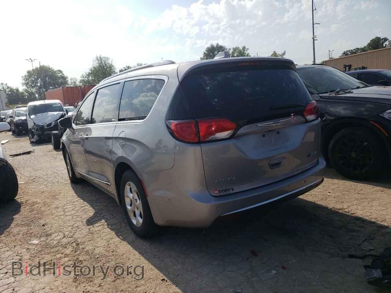 2017 CHRYSLER PACIFICA - VIN: 2C4RC1N71HR735422 - Photo 2