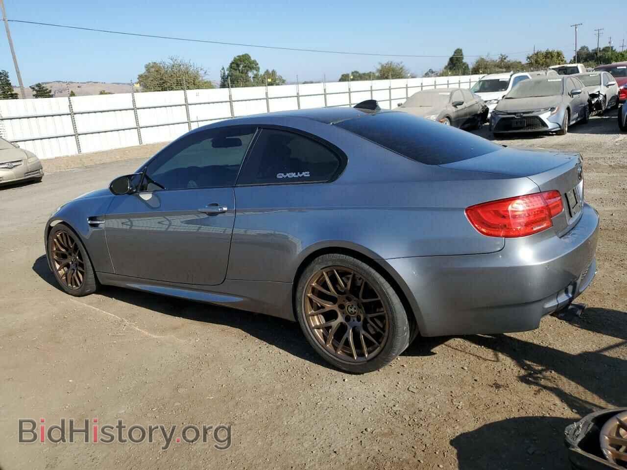 2011 BMW M3 - VIN: WBSKG9C56BE368214 - Фото 2