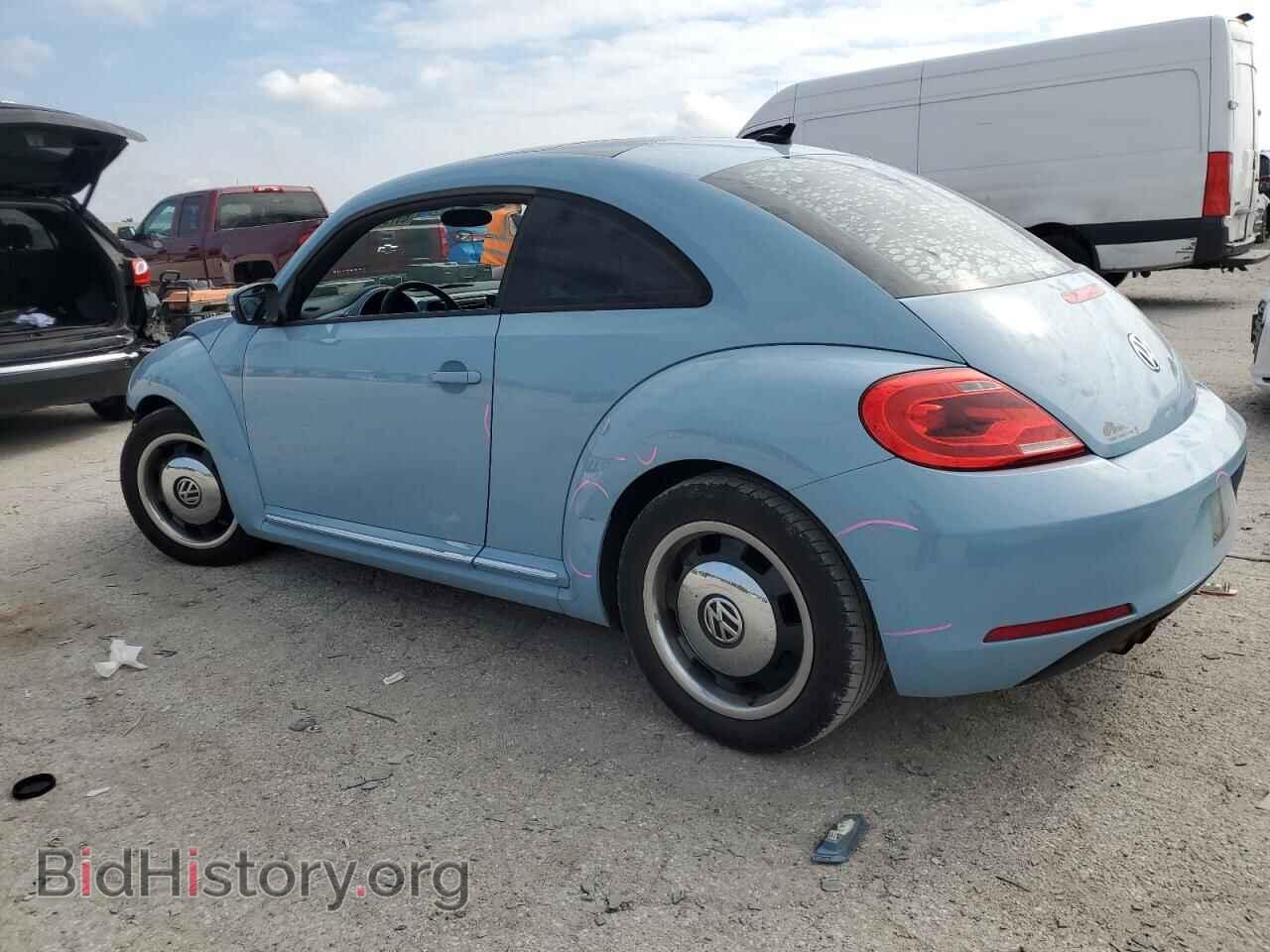 2013 VOLKSWAGEN BEETLE - VIN: 3VWJP7AT3DM611237 - Фото 2