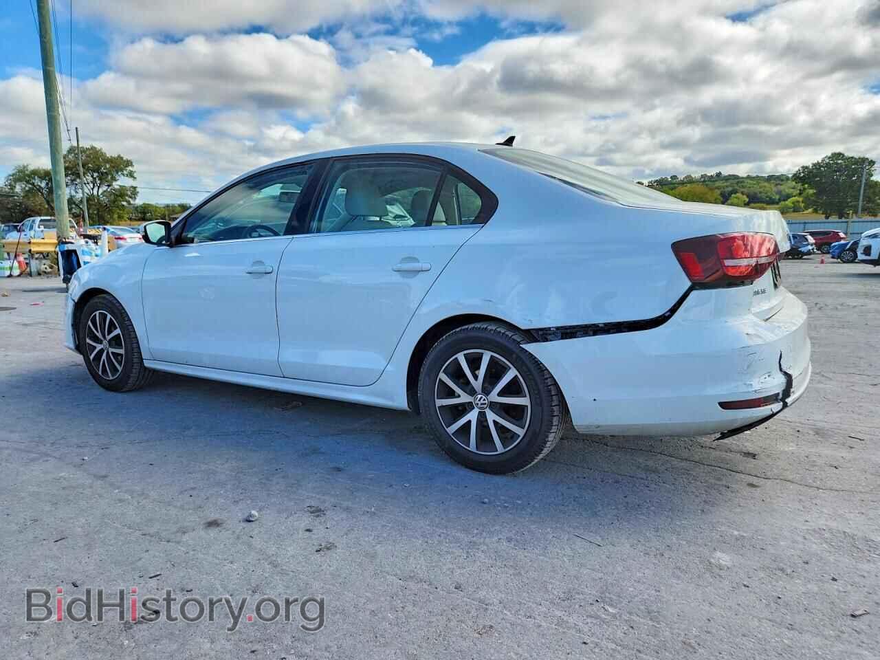 2017 VOLKSWAGEN JETTA - VIN: 3VWDB7AJ6HM209227 - Photo 2