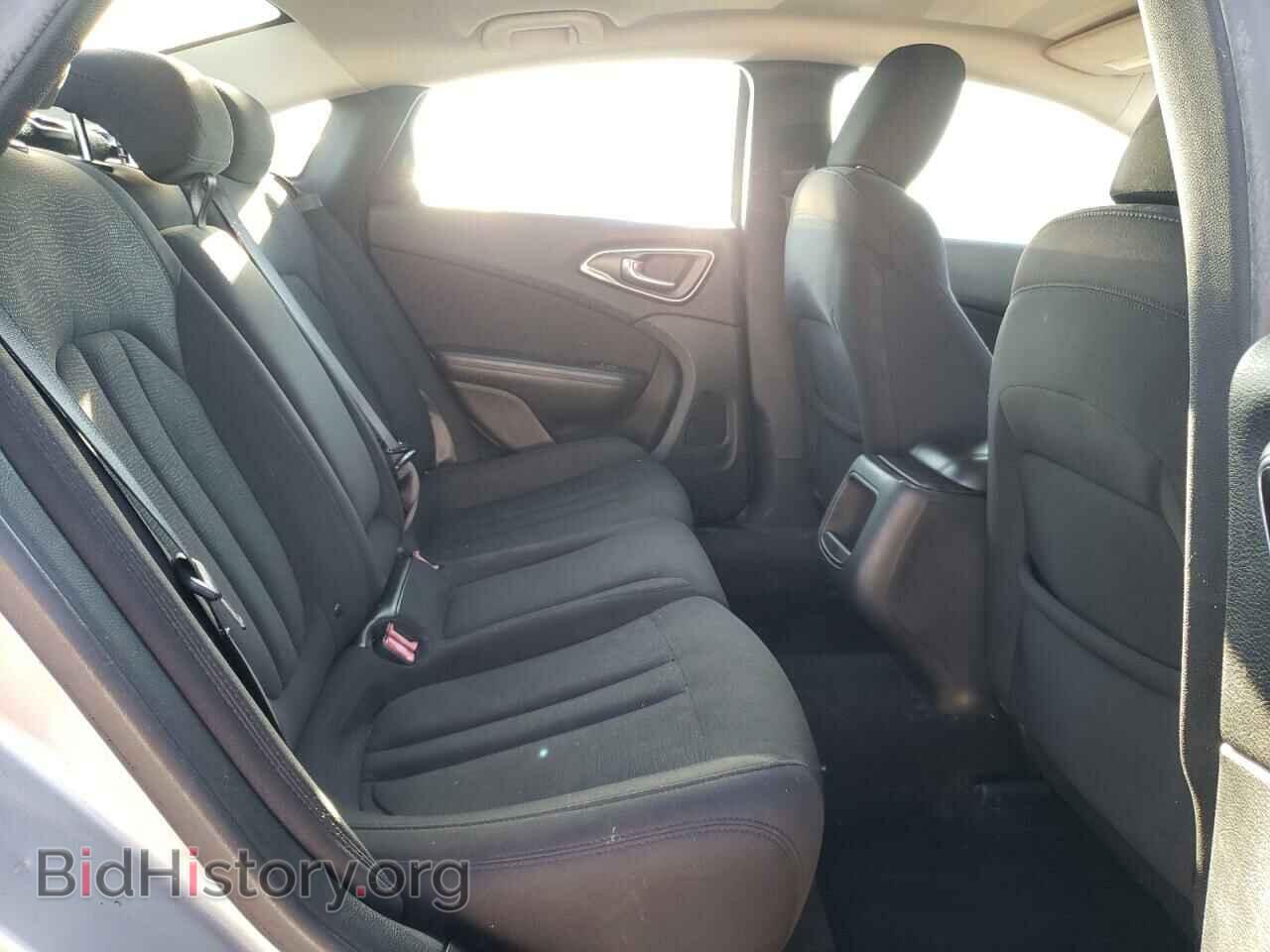 2016 CHRYSLER 200 - VIN: 1C3CCCAB4GN105843 - Фото 6