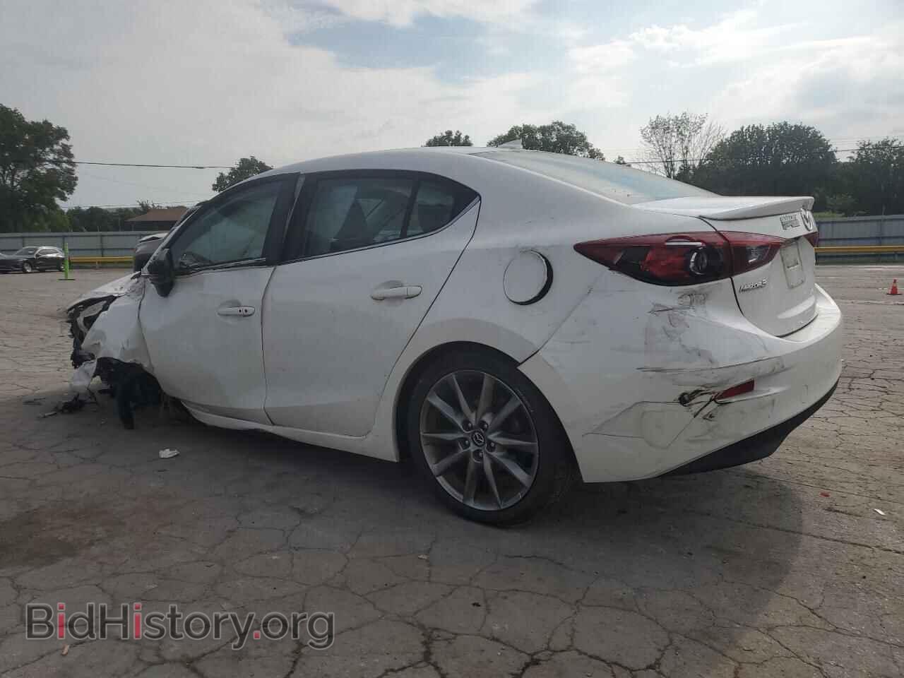 2018 MAZDA 3 - VIN: 3MZBN1V32JM254114 - Фото 2